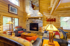 Exquisite McCall Log Cabin - Walk to Payette Lake!